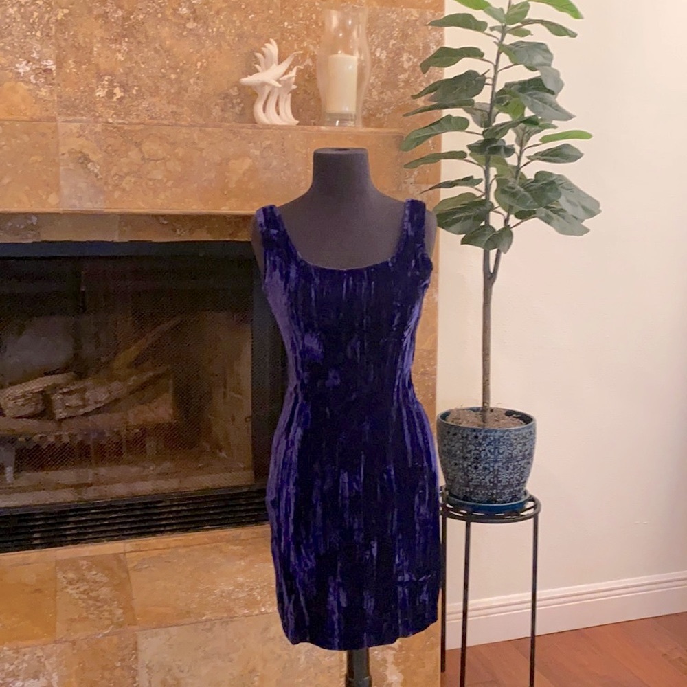 Vintage ladies size XS/ XXS (juniors size 5) crushed velvet cocktail dress